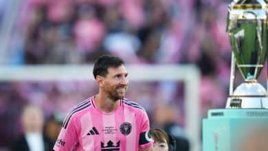 Messi vs Cristiano: el 10 argentino levantó el título de Liga. CR7 todavía no. (Getty Images)