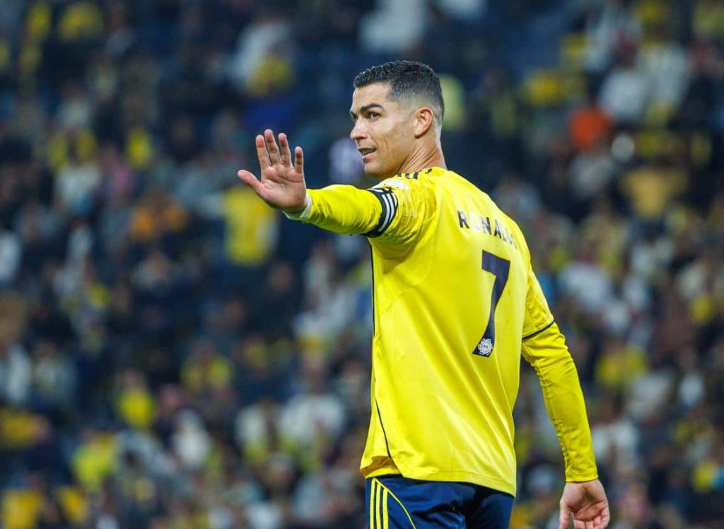 Cristiano Ronaldo va por un nuevo gol. (Photo by Abdullah Ahmed/Getty Images)