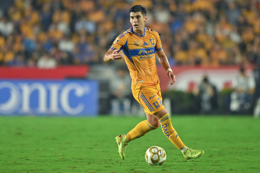 Jesús Angulo con Tigres UANL