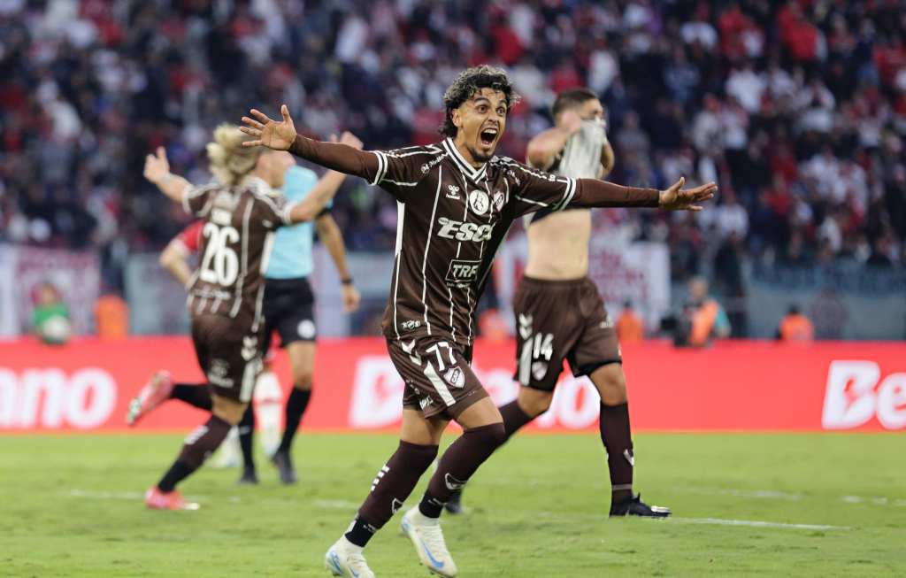 Ronaldo Martínez con Platense en 2025