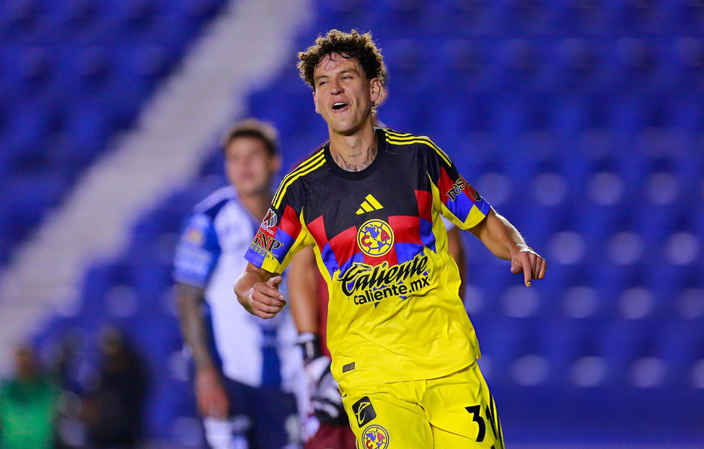 Igor Lichnovsky con Club América ante Pachuca en agosto de 2025