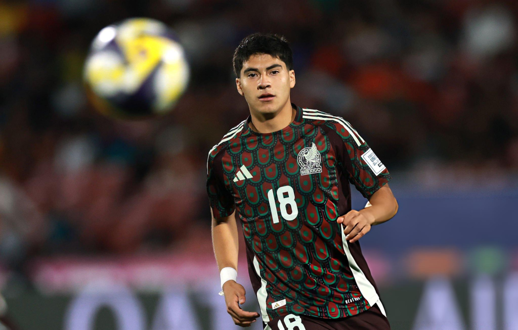 SANTIAGO, CHILE - SEPTEMBER 28: Obed Vargas of Mexico looks on during the FIFA U-20 World Cup Chile 2025 Group C match between Brazil and Mexico at Estadio Nacional Julio Martínez Prádanos on September 28, 2025 in Santiago, Chile. (Photo by Buda Mendes - FIFA/FIFA via Getty Images)
