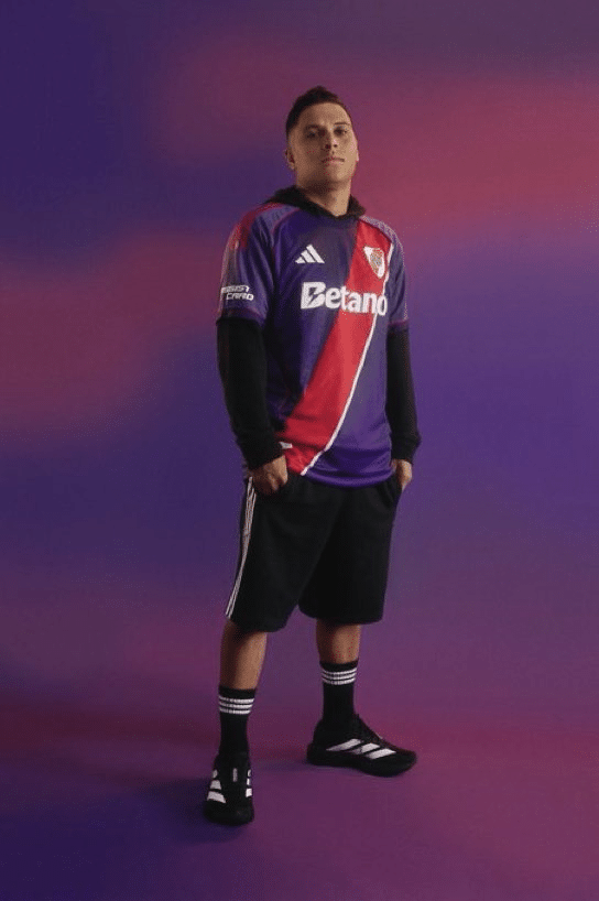 camiseta de river violeta