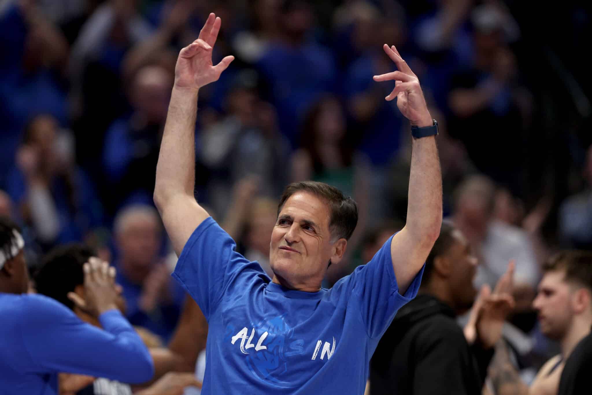 The Dallas Mavericks celebrate after winning the NBA Championship by  News Photo - Getty Images