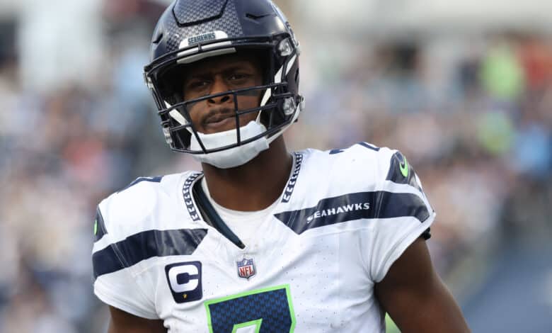 NASHVILLE, TN - DECEMBER 24: Seattle Seahawks quarterback Geno Smith (7) during a game between the Tennessee Titans and Seattle Seahawks, December 24, 2023 at Nissan Stadium in Nashville, Tennessee.