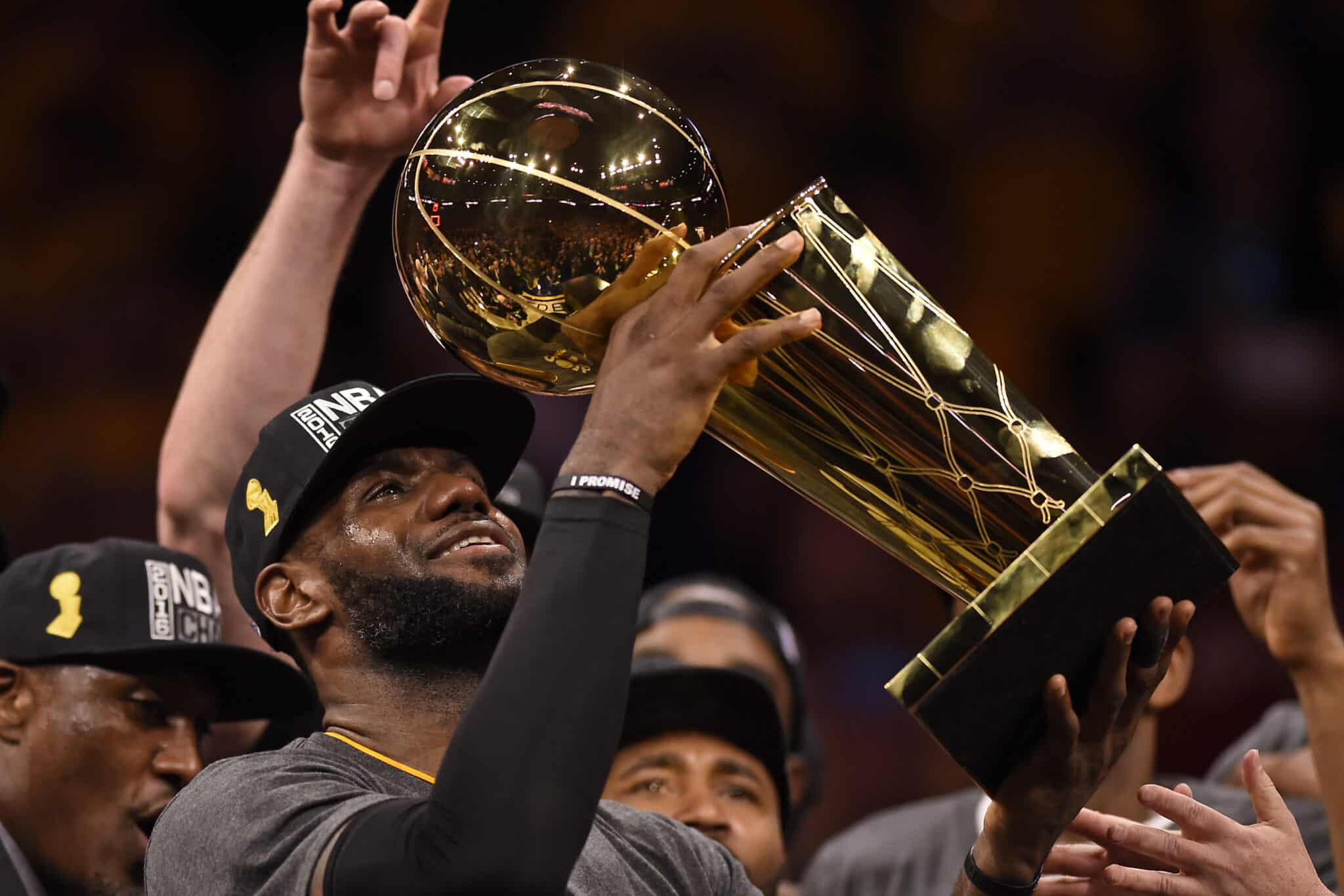 Cleveland Cavaliers' LeBron James (23)