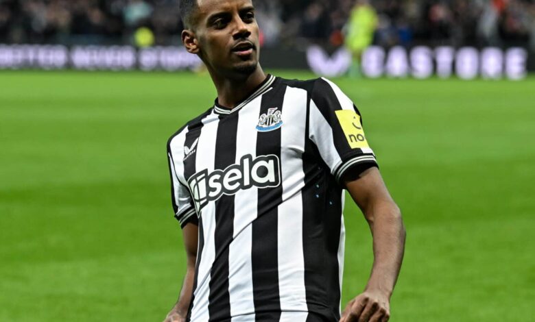 NEWCASTLE UPON TYNE, ENGLAND - JANUARY 13: Alexander Isak of Newcastle United (14) celebrates after scoring Newcastles first goal during the Premier League match between Newcastle United and Manchester City at St. James Park on January 13, 2024 in Newcastle upon Tyne, England.