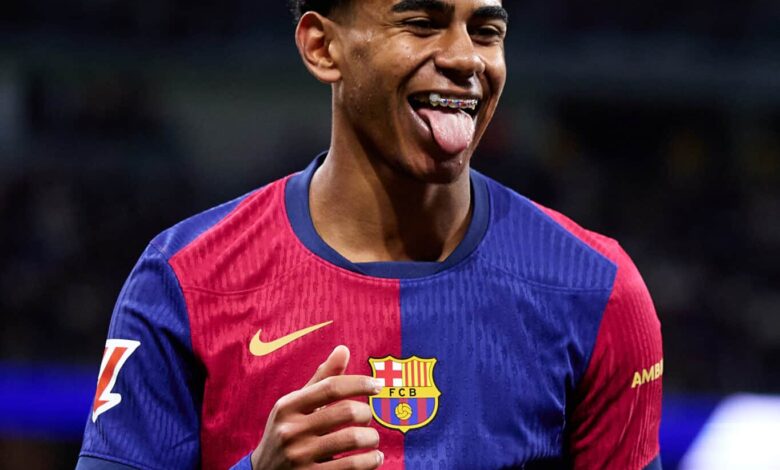 MADRID, SPAIN - OCTOBER 26: Lamine Yamal of FC Barcelona celebrates after scoring their side's third goal during the LaLiga match between Real Madrid CF and FC Barcelona at Estadio Santiago Bernabeu on October 26, 2024 in Madrid, Spain.