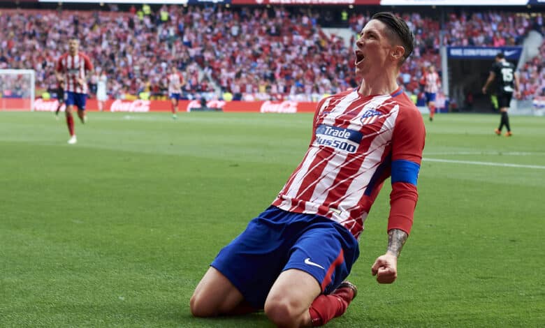 Fernando Torres of Atletico de Madrid celebrates scoring his team's first goal during the La Liga match between Atletico Madrid and Eibar