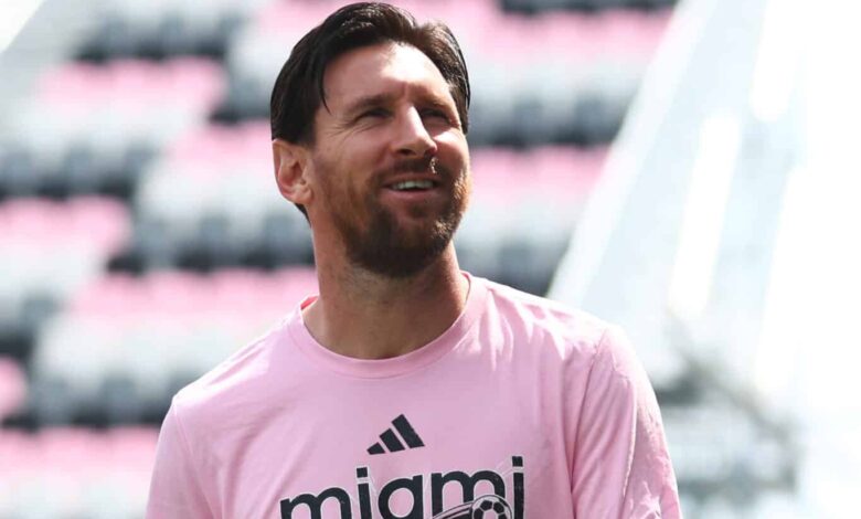 FORT LAUDERDALE, FLORIDA - MARCH 09: Lionel Messi of Inter Miami arrives prior to the MLS match between Inter Miami CF and Charlotte FC at Chase Stadium on March 09, 2025 in Fort Lauderdale, Florida.