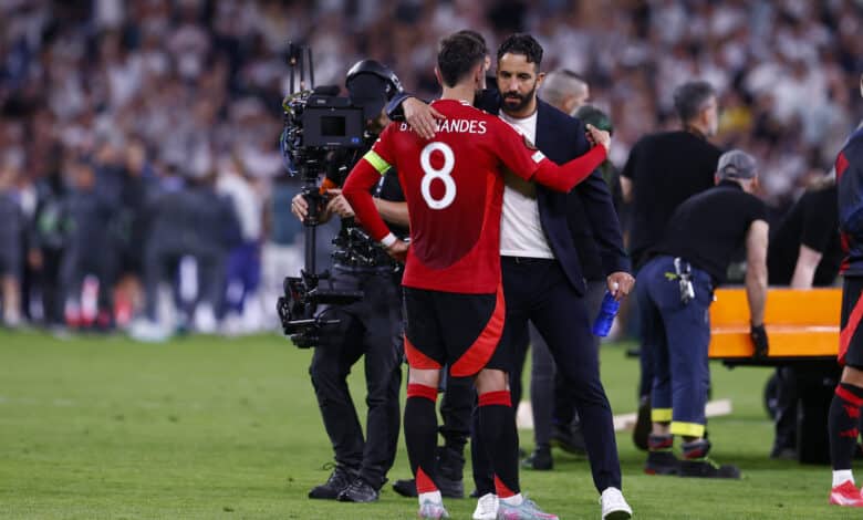BILBAO, SPAIN - MAY 21: Ruben Amorim, head coach of Manchester United, hugs to Bruno Fernandes of Manchester United during the Final UEFA Europa League football match played between Tottenham Hotspur FC and Manchester United at San Mames stadium on May 21, 2025, in Bilbao, Vizcaya, Spain.