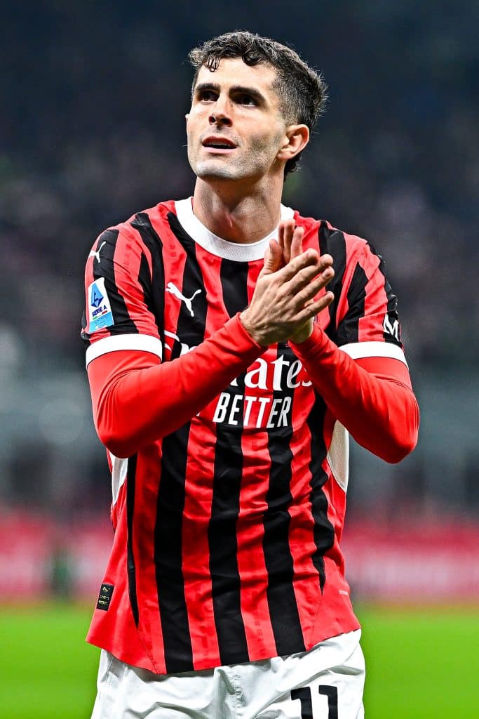 MILAN, ITALY - FEBRUARY 2: Christian Pulisic of Milan greets the crowd during the Serie A match between AC Milan and FC Internazionale at Stadio Giuseppe Meazza on February 2, 2025 in Milan, Italy. 