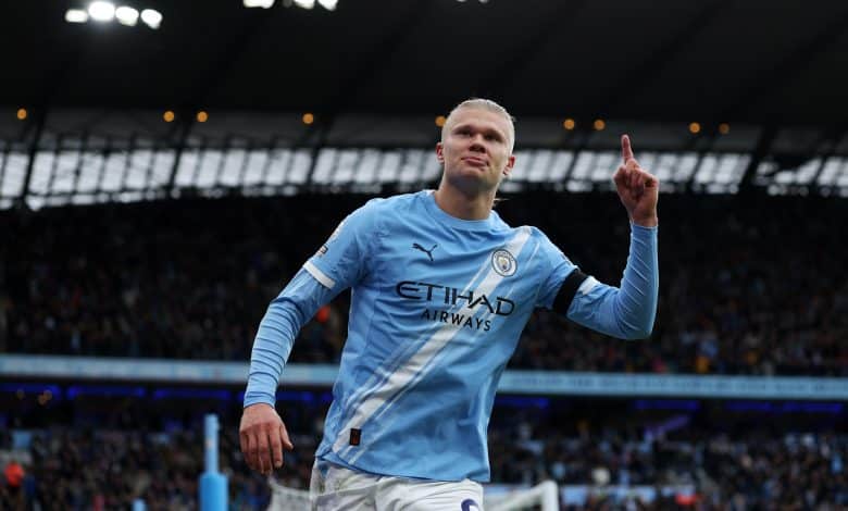 MANCHESTER, ENGLAND - SEPTEMBER 14: Erling Haaland of Manchester City celebrates scoring his team's second goal during the Premier League match between Manchester City and Manchester United at Etihad Stadium on September 14, 2025 in Manchester, England.