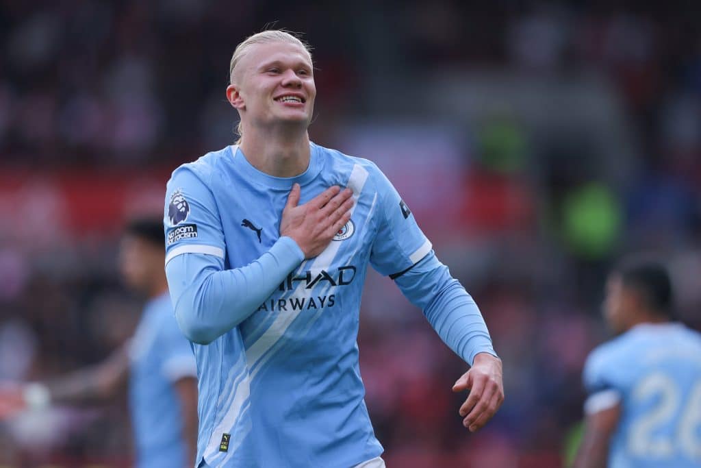 BRENTFORD, ENGLAND - OCTOBER 05: Erling Braut Haaland of Manchester City celebrates after scoring their side's first goal during the Premier League match between Brentford and Manchester City at Gtech Community Stadium on October 05, 2025 in Brentford, England.