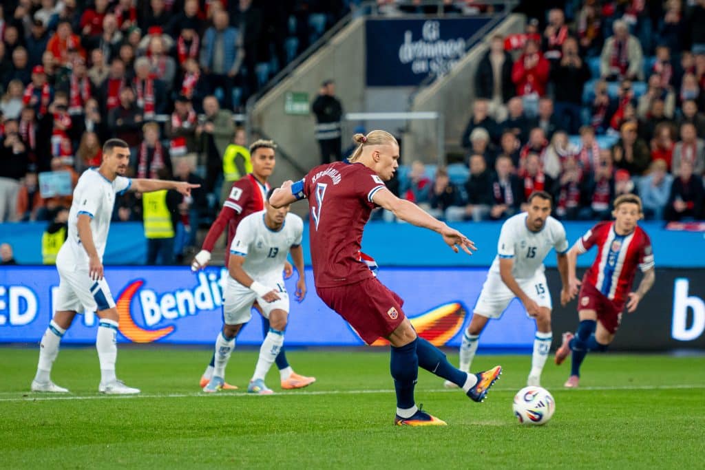 Just like Ronaldo does - OSLO, NORWAY - OCTOBER 11: Erling Haaland of Norway shots penalty during the FIFA World Cup 2026 qualifier match between Norway and Israel at Ullevaal Stadium on October 11, 2025 in Oslo, Norway.