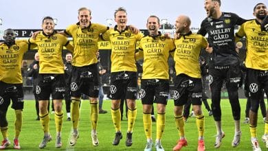 Mjallby AIF's players celebrate their victory after the Swedish football championship (Allsvenskan) football match between Mjallby AIF and IF Elfsborg at Strandvallen in Hallevik, near Mjallby, on October 4, 2025. 'I'm keeping the idea, I don't even dare to think about it': with four days left in the championship, Mjällby AIF coach Anders Torstensson wants to keep a cool head as his club could become Swedish football champions. (Photo by Johan NILSSON / TT NEWS AGENCY / AFP) / Sweden OUT
