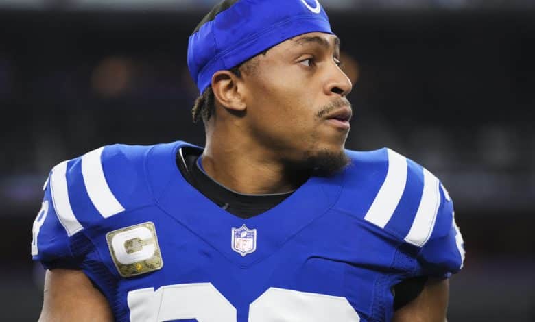 ARLINGTON, TX - DECEMBER 04: Jonathan Taylor #28 of the Indianapolis Colts warms up against the Dallas Cowboys at AT&T Stadium on December 4, 2022 in Arlington, Texas.