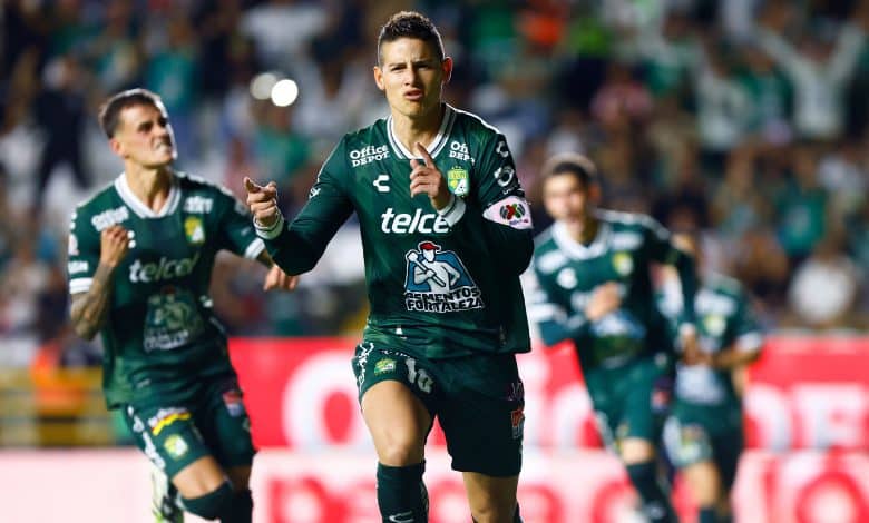LEON, MEXICO - JULY 19: James Rodriguez of Leon celebrates after scoring his team's first goal off a penalty kick during the 2nd round match between Leon and Chivas as part of the Torneo Apertura 2025 Liga MX at Leon Stadium on July 19, 2025 in Leon, Mexico.