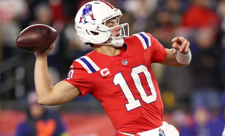 FOXBOROUGH, MASSACHUSETTS - DECEMBER 01: Drake Maye #10 of the New England Patriots makes a pass during the first quarter of the game against the New York Giants at Gillette Stadium on December 01, 2025 in Foxborough, Massachusetts