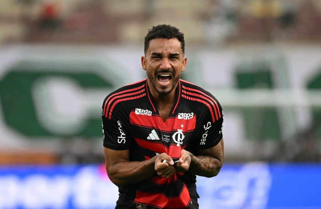 Flamengo's defender #13 Danilo celebrates scoring his team's first goal