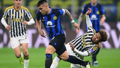 MILAN, ITALY - FEBRUARY 04: Lautaro Martinez of FC Internazionale competes for the ball with Weston Mckennie of Juventus during the Serie A TIM match between FC Internazionale and Juventus - Serie A TIM at Stadio Giuseppe Meazza on February 04, 2024 in Milan, Italy.