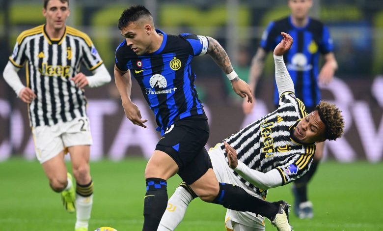 MILAN, ITALY - FEBRUARY 04: Lautaro Martinez of FC Internazionale competes for the ball with Weston Mckennie of Juventus during the Serie A TIM match between FC Internazionale and Juventus - Serie A TIM at Stadio Giuseppe Meazza on February 04, 2024 in Milan, Italy.