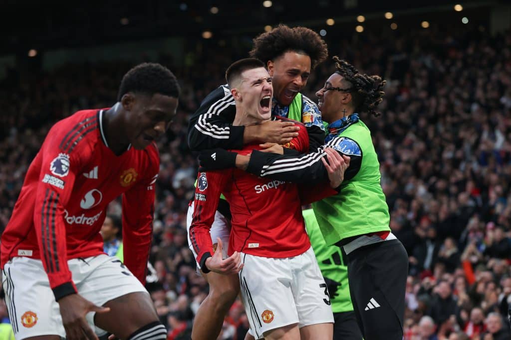 MANCHESTER, ENGLAND - FEBRUARY 01: Benjamin Sesko of Manchester United celebrates with teammates after scoring their side's third goal during the Premier League match between Manchester United and Fulham at Old Trafford on February 01, 2026 in Manchester, England. 