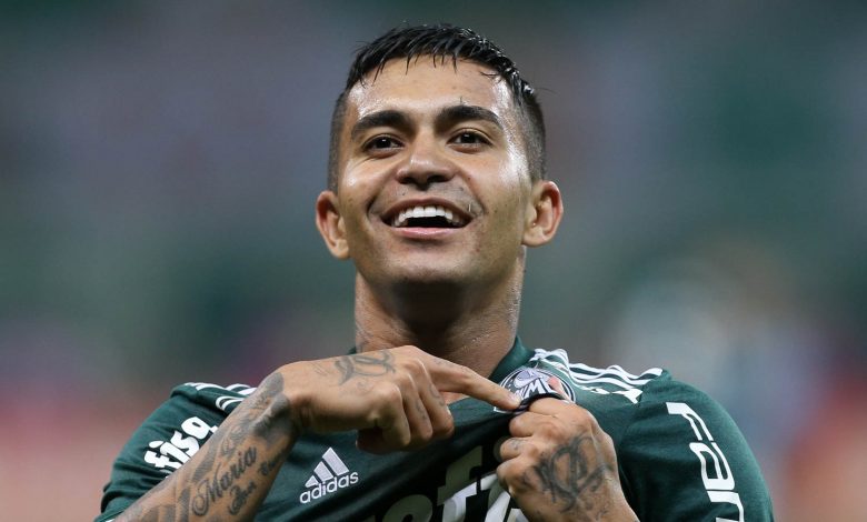 Rony recebe homenagem do Palmeiras; Dar a minha vida em todos os jogos  pelo clube