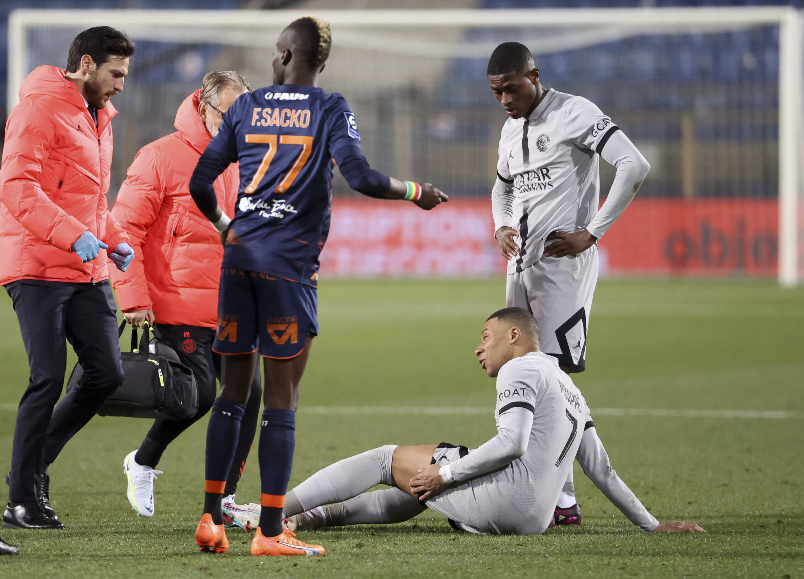 Mbappé sofre lesão na coxa e não deve jogar primeiro jogo da Champions