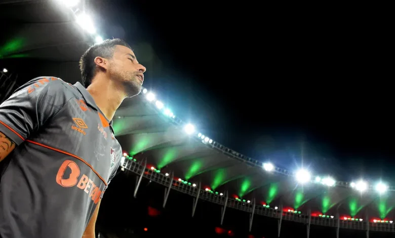 Fábio, do Fluminense, é eleito o melhor goleiro do mês de outubro