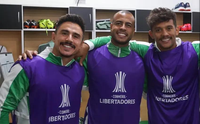 Mayke, Bigode, Scarpa