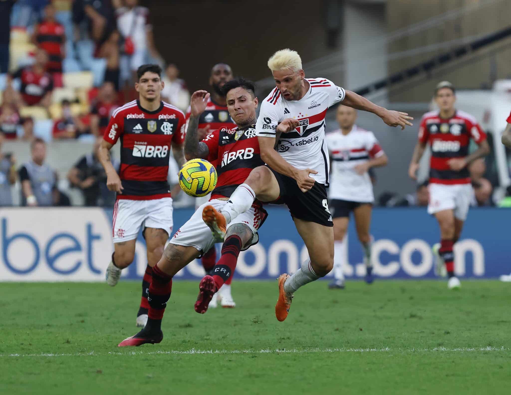 Pulgar e Calleri em Flamengo x São Paulo