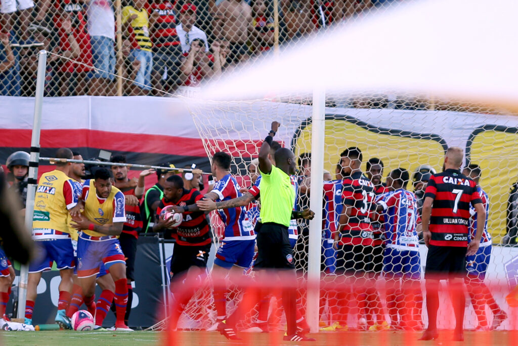 Douglas atuou no último Ba-Vi na Série A
