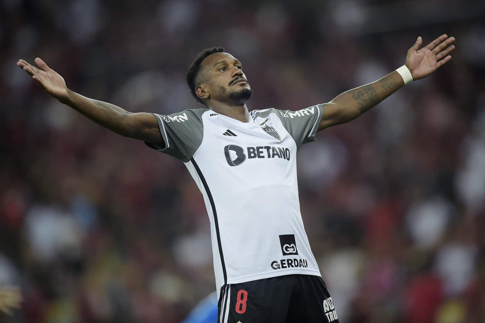 Edenilson comemora gol pelo Atlético-MG