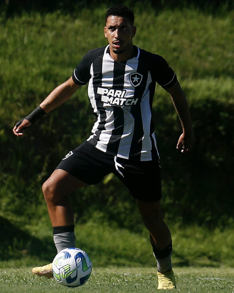 Kaue está sendo acusado de agredir a ex-namorada