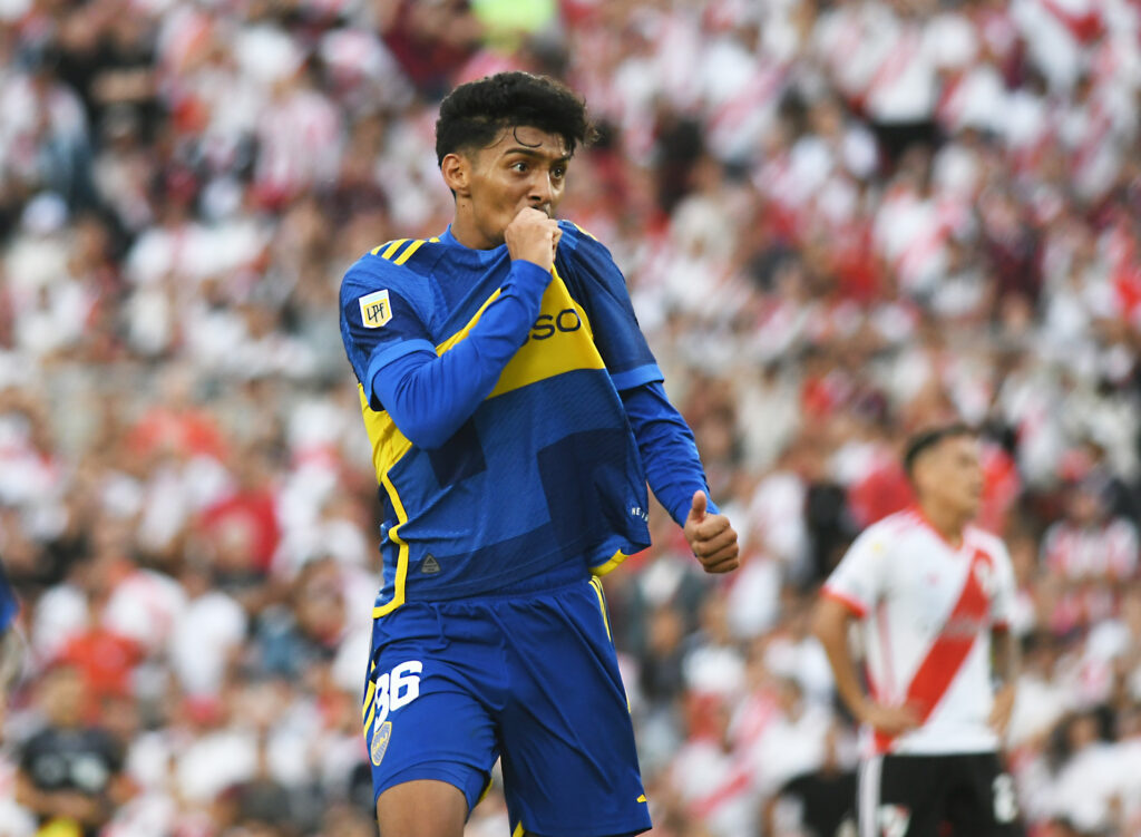 Boca x River se enfrentam neste domingo