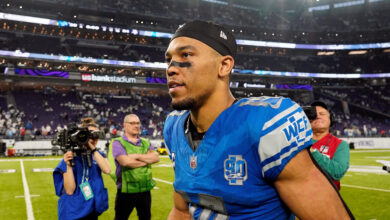 Amon-Ra St. Brown pelo Detroit Lions