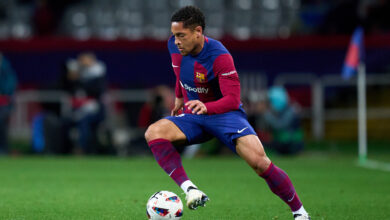 Vitor Roque em jogo pelo Barcelona