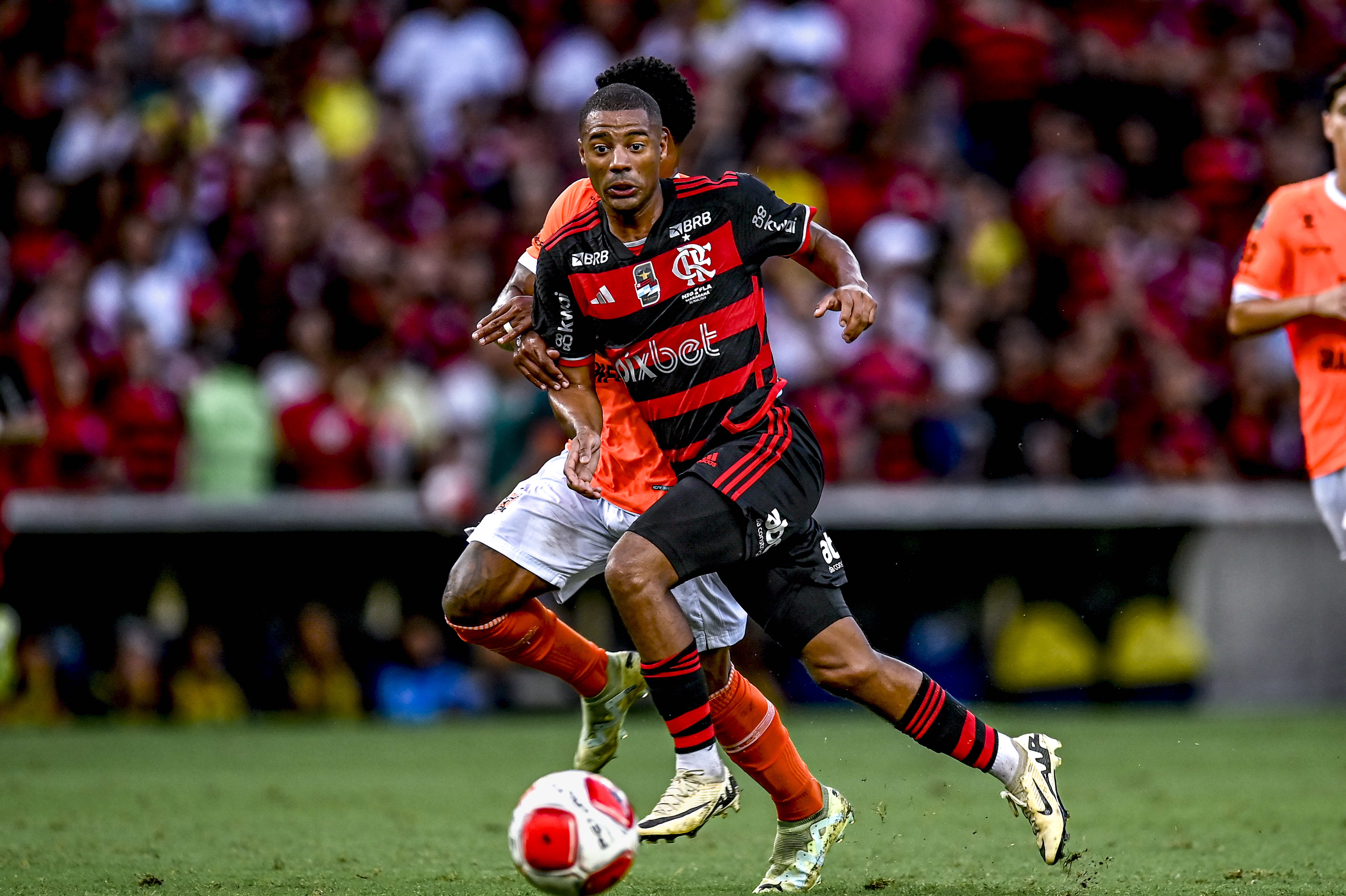 De La Cruz jogando pelo Flamengo