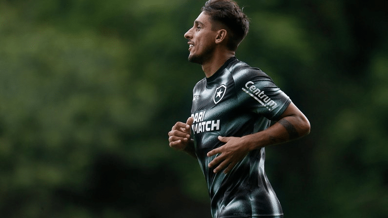 Damián Suárez em treino pelo Botafogo