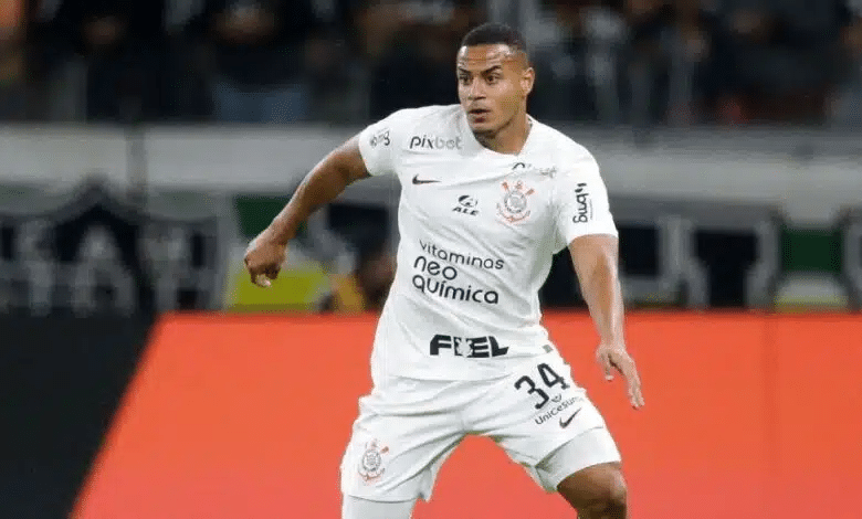 Zagueiro Murillo quando ainda atuava pelo Corinthians