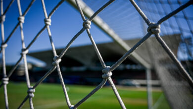 Rede em campo de futebol