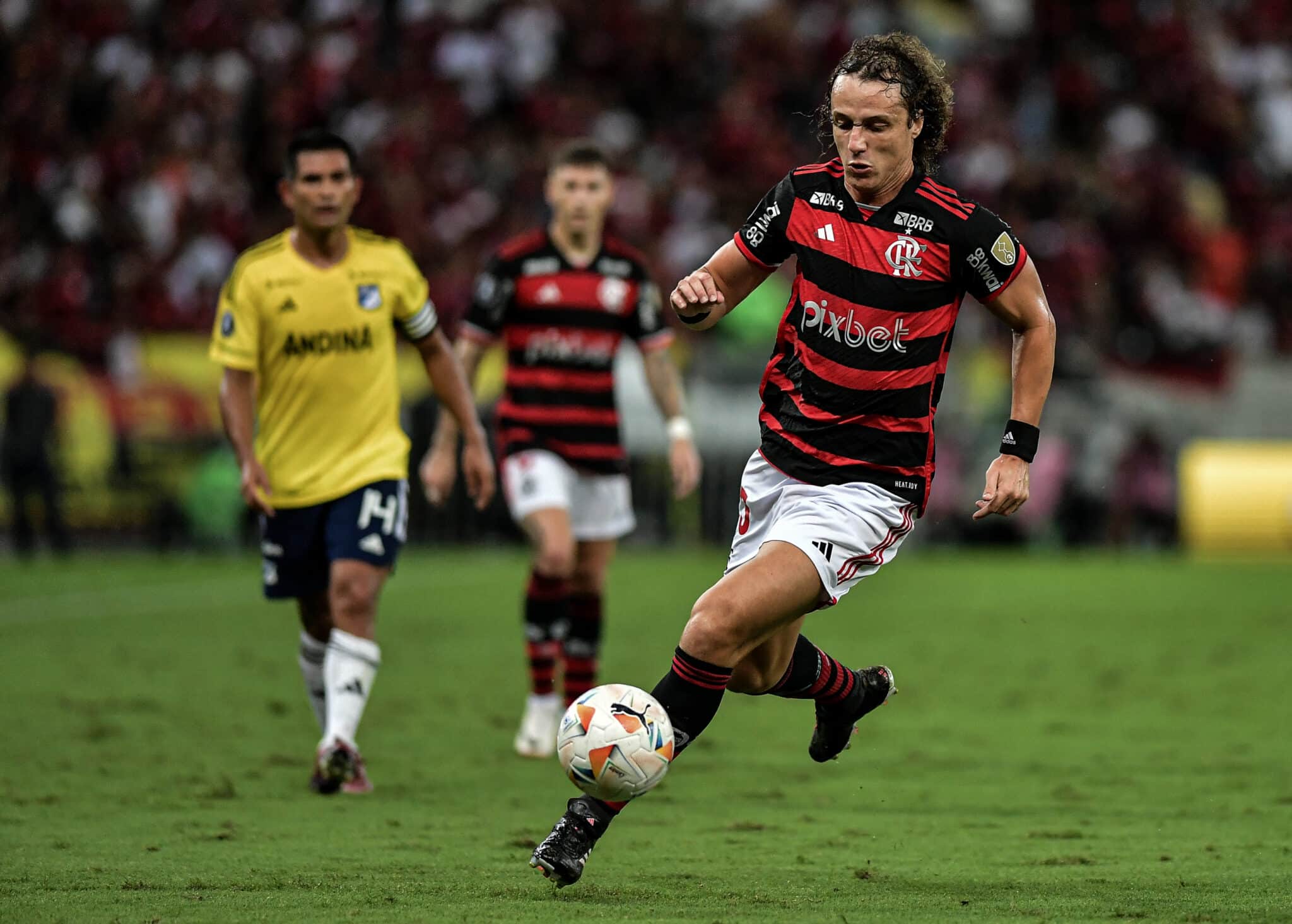 RJ - RIO DE JANEIRO - 28/05/2024 - COPA LIBERTADORES 2024, FLAMENGO X MILLONARIOS - David Luiz jogador do Flamengo durante partida contra o Millonarios no estadio Maracana pelo campeonato Copa Libertadores 2024. Foto: Thiago Ribeiro/AGIF