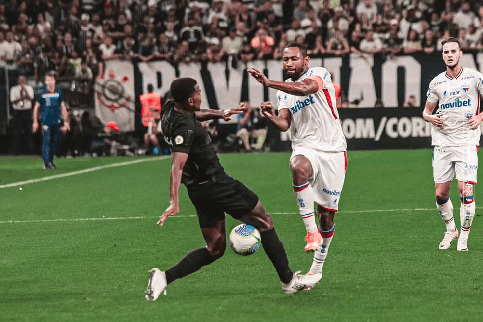 Corinthians, Fortaleza, Tinga