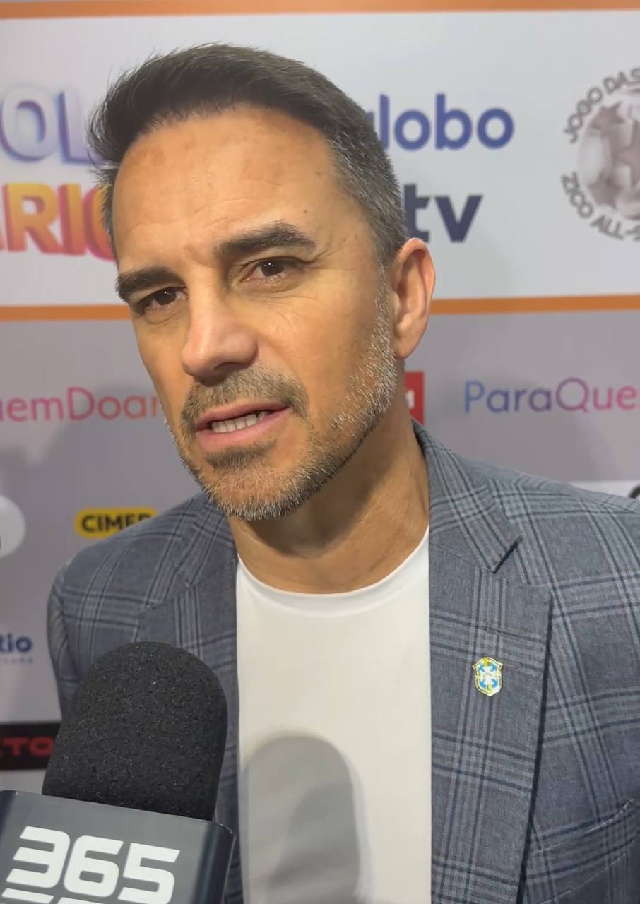 Rodrigo Caetano durante jogo beneficente