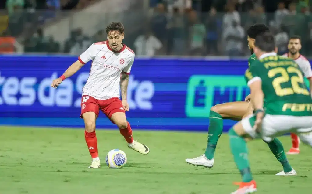 Maurício em ação pelo Palmeiras