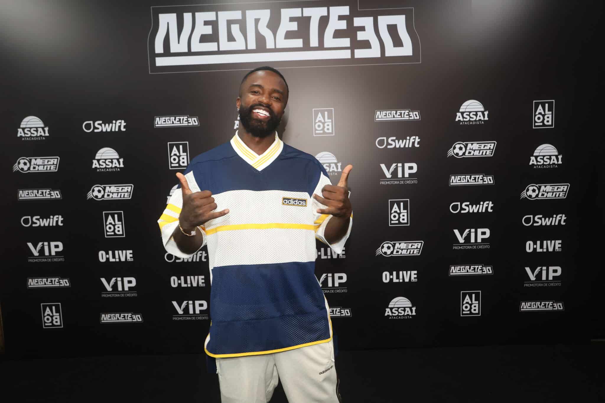 Negrete comemorou 30 anos com a presença de famosos