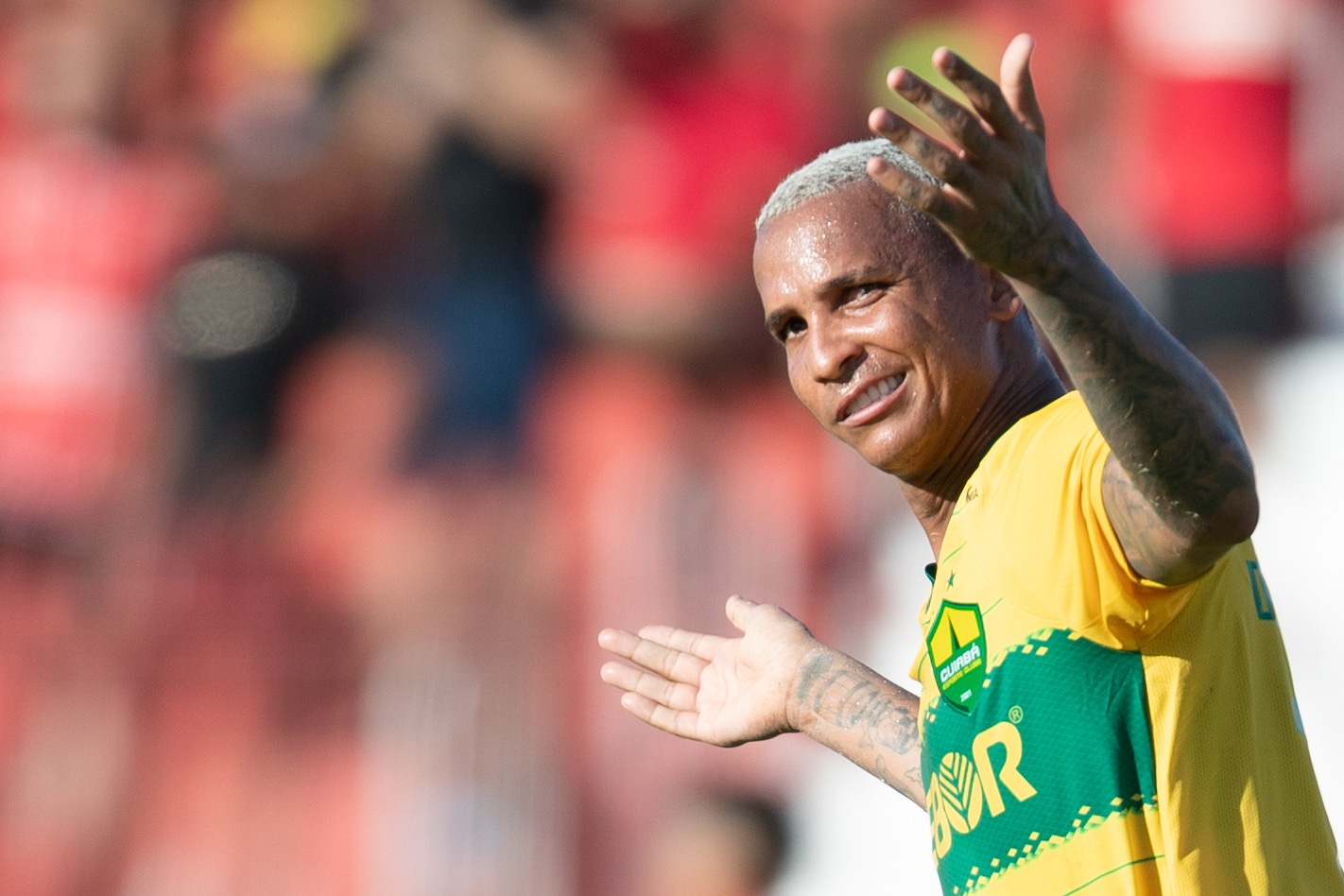 MT - RONDONOPOLIS - 06/04/2024 - MATO-GROSSENSE 2024, UNIAO RONDONOPOLIS X CUIABA FINAL - Deyverson jogador do Cuiaba durante partida contra o Uniao Rondonopolis no estadio Caldeirao pelo campeonato Mato-grossense 2024. Foto: Gil Gomes/AGIF