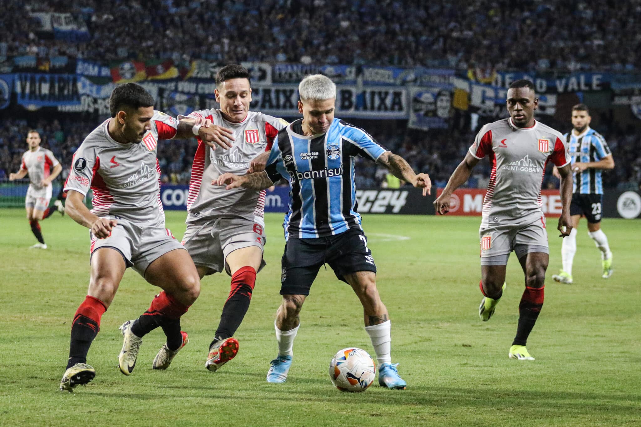 Soteldo em jogo do Grêmio pela Libertadores