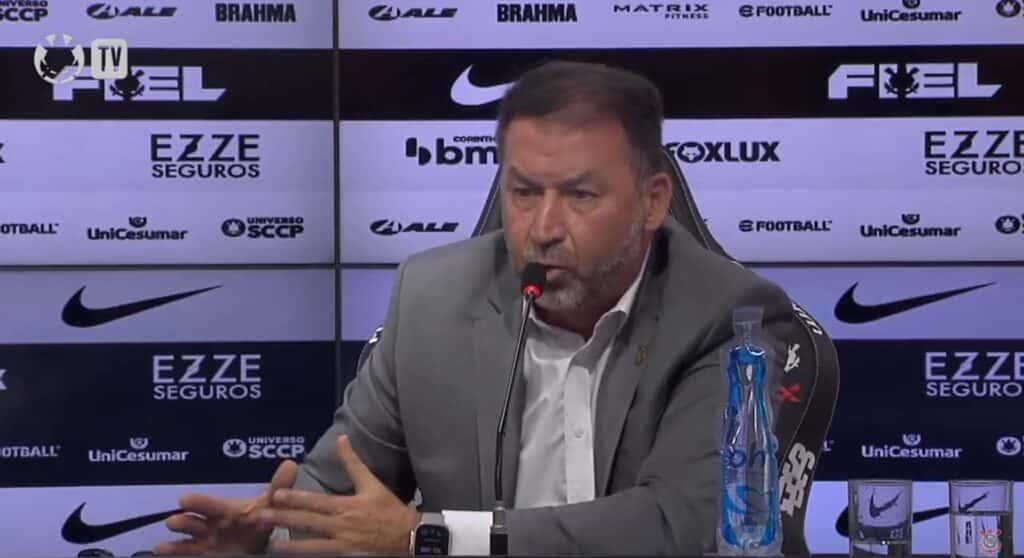 Após fala de Augusto Melo, patrocinadora pode rescindir e afetar Mano Menezes